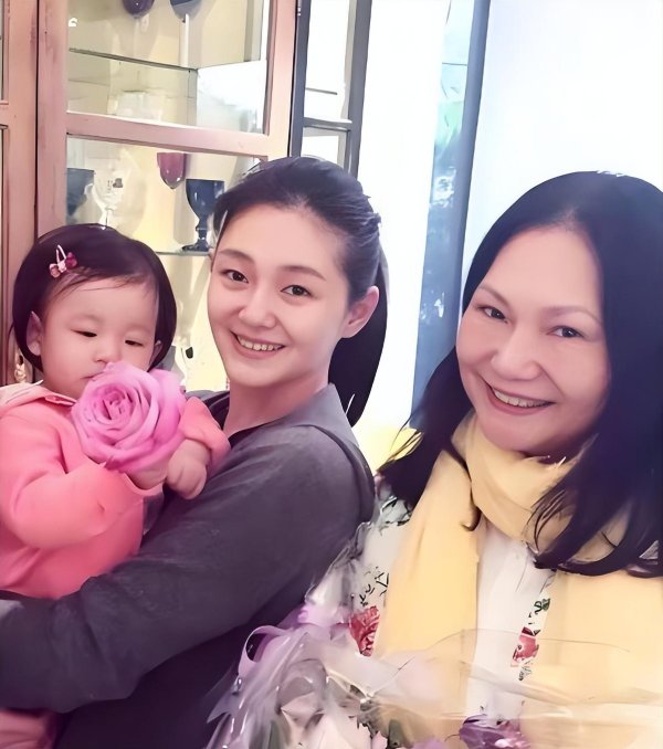 台面优配 大S离世6个月，S妈再提告，汪小菲隔空喊话：台北房产和我无关